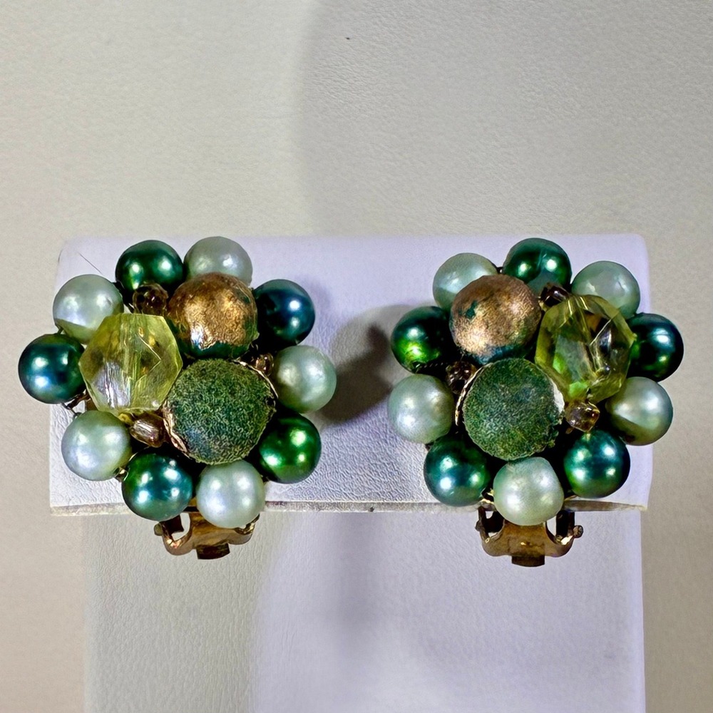 Japan Marked Vintage Green Mint Faux Pearl Beaded Cluster Clip On Earrings
